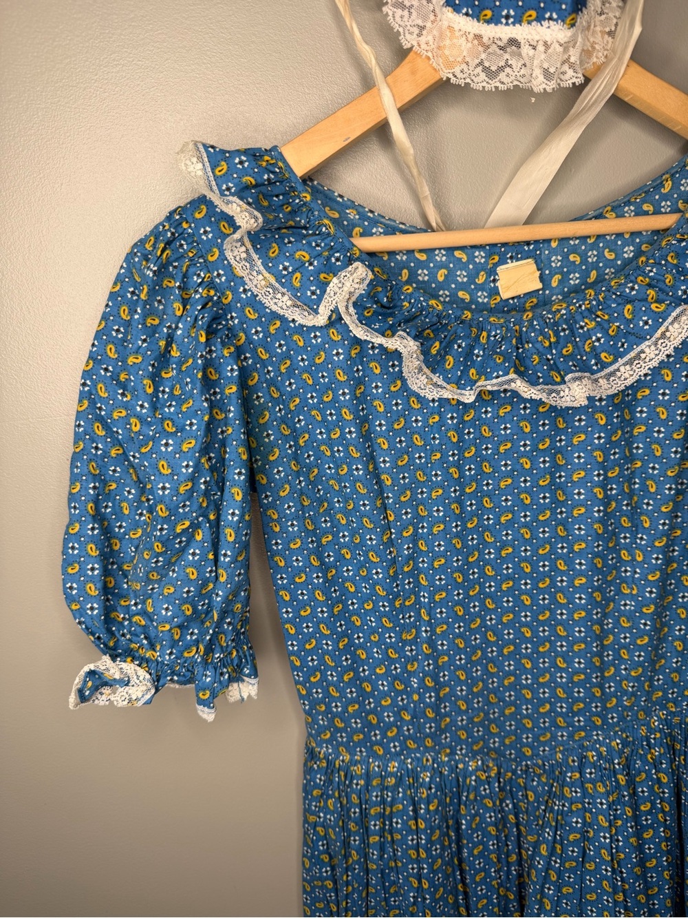 Vintage 1970s Paisley Calico Prairie Maxi Dress with Matching Bonnet - Picture 6 of 13